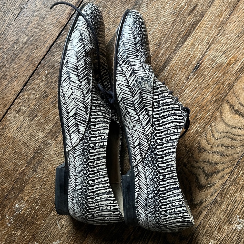 Vintage Paris made Women's Black and White Shoes - Picture 4 of 5